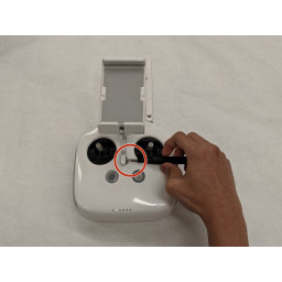Замена держателя мобильного устройства DJI Phantom 4 Advanced Remote Controller